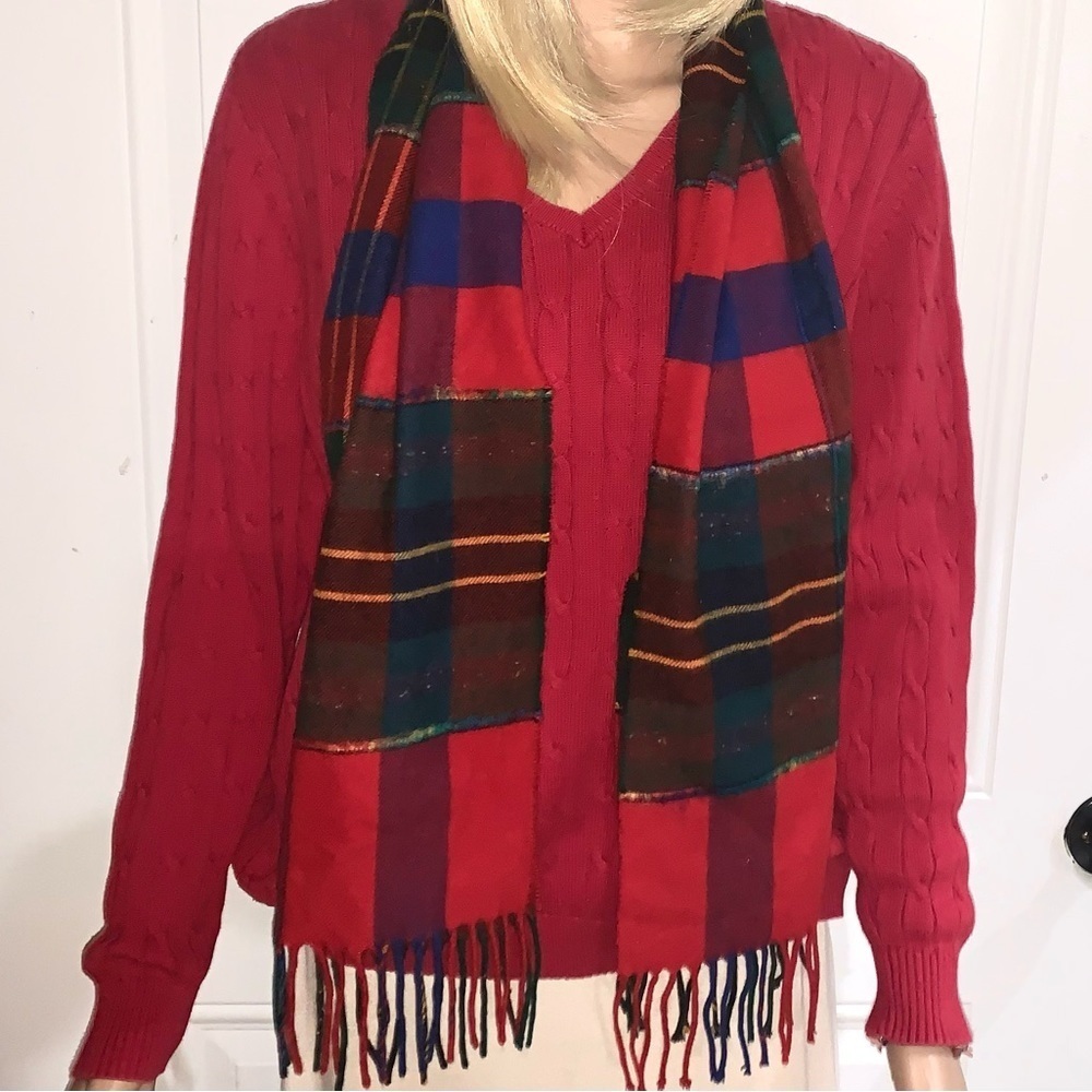 Lane Bryant V neck cable knit Sweater with red plaid scarf 14/16